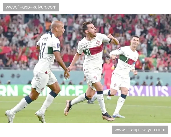 世界杯最新战报：激情碰撞，赛场风云再起！